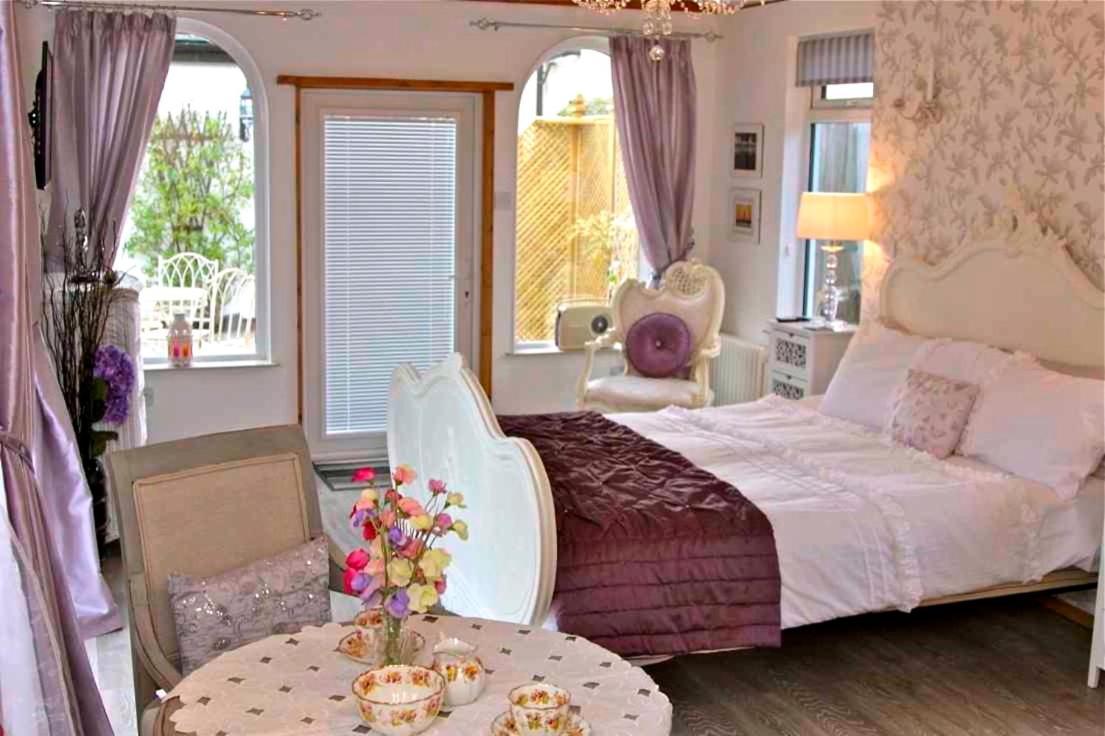 Formby Pinewood Studio Bed & Breakfast Екстериор снимка